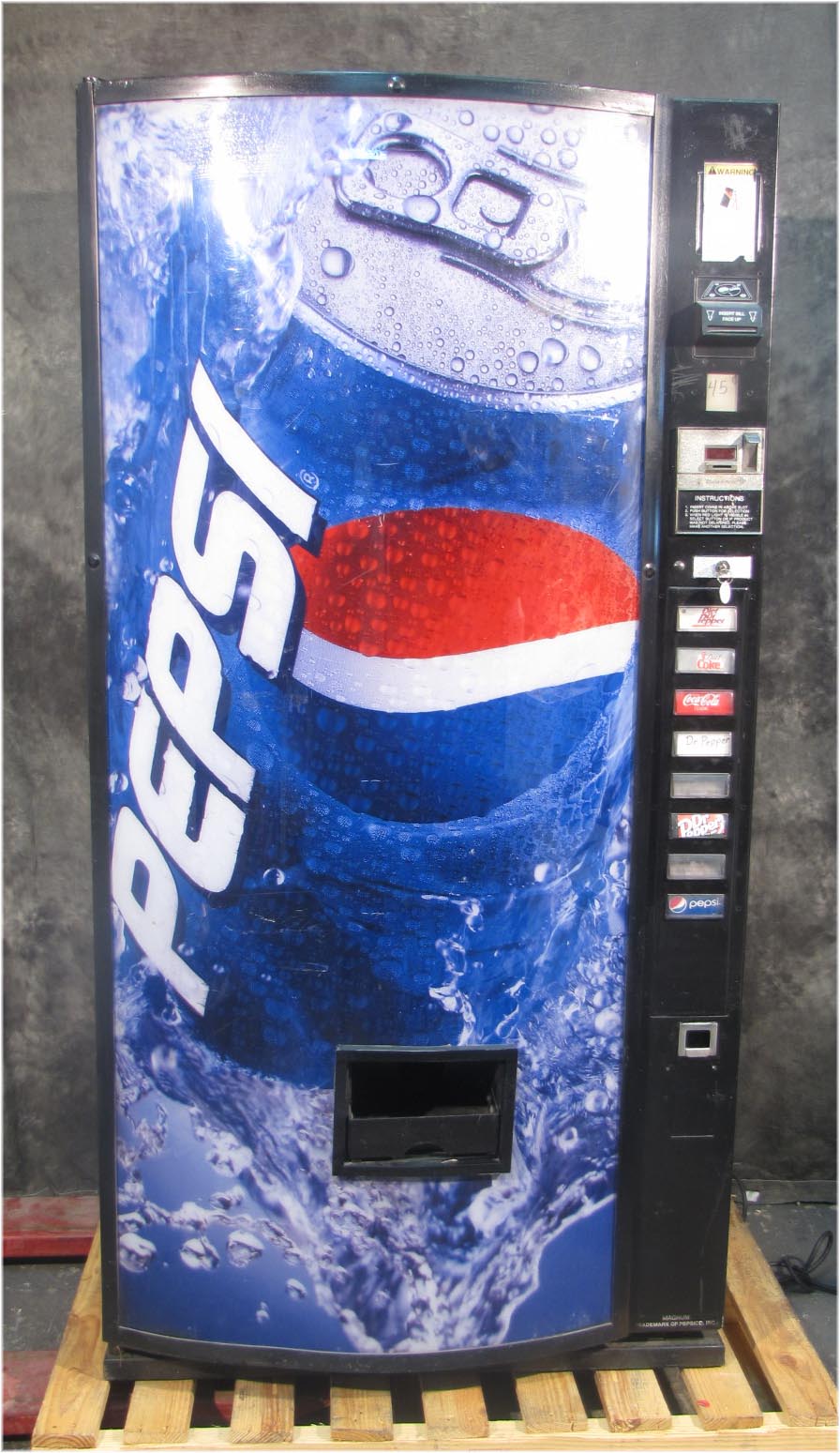 Dixie Narco 368/501 Single Price 8-Selection Soda Can Bottle Vending